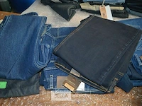 10 stuks jeans/broeken maat 42 - afbeelding 3 van  4