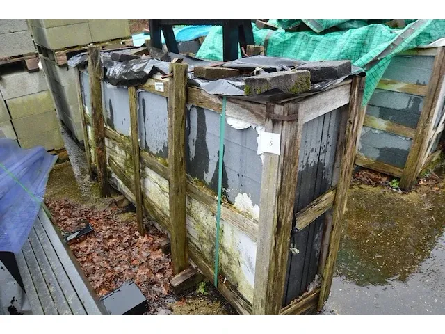 10 stuks zwart granieten platen voor tuinschermen en lage muurtjes gebrand en geborsteld met lijnen 1 zijde afgewerkt afm. 220x90x3 - afbeelding 1 van  5