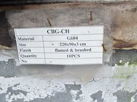 10 stuks zwart granieten platen voor tuinschermen en lage muurtjes gebrand en geborsteld met lijnen 1 zijde afgewerkt afm. 220x90x3 - afbeelding 5 van  5