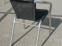 10 terras stoelen met rieten zit en alu poten - afbeelding 4 van  4
