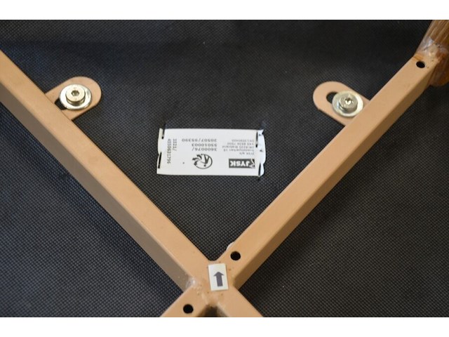 10 vierkantige tafels houten blad zwart metalen voet, 11 moderne zwart lederen stoelen, partij kussens - afbeelding 5 van  12