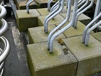 10 x fietsrek + betonnen voetblok - afbeelding 2 van  4