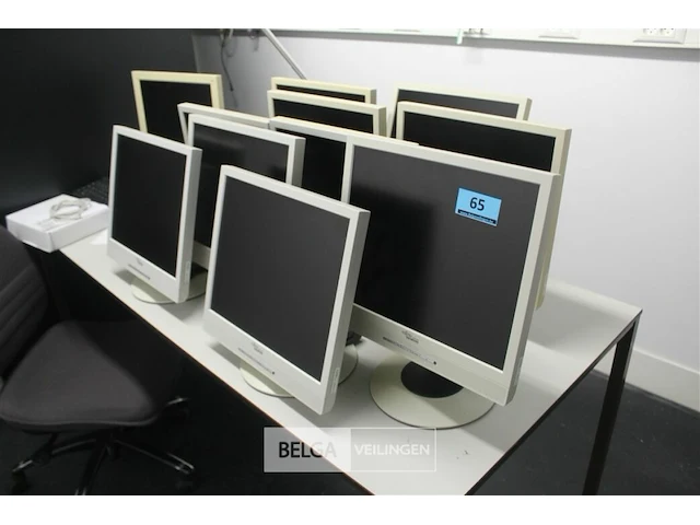 10 x fujitsu monitor - afbeelding 1 van  7