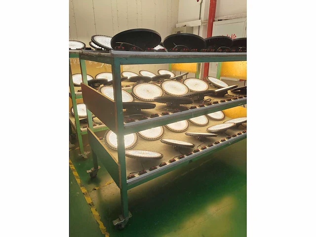 10 x highbay ufo 200w - pro design smd - dimbaar - lumileds philips - waterdicht ip65 - neutraal wit 4000k - afbeelding 2 van  10