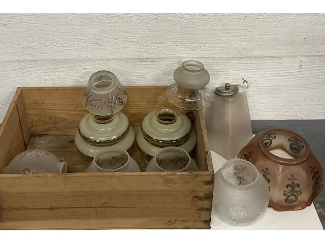 10 x oude glazen lampenkapjes, verschillende modellen - 1 lot - afbeelding 1 van  2