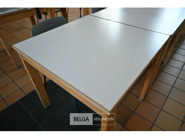 10 x vierkante houten tafel - afbeelding 3 van  4