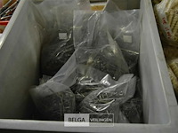 ±10 zakjes div nagels - afbeelding 1 van  3