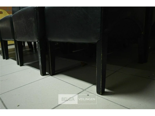 10 zwarte lederen stoelen - afbeelding 3 van  4