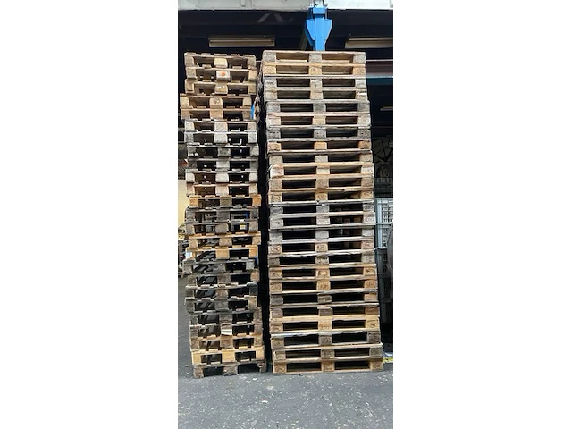 100 europalletten - afbeelding 1 van  2
