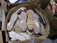 100 paar sneakers - afbeelding 1 van  6