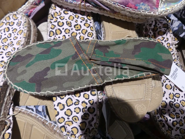 100 paar sneakers - afbeelding 4 van  6