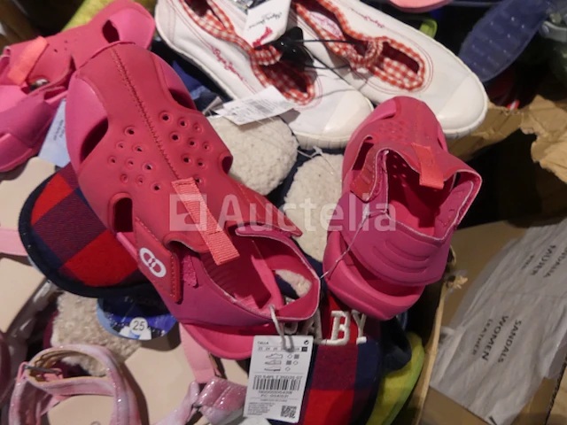 100 veelkleurige pantoffels - afbeelding 1 van  7