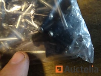 100 zwarte klinknagels 6,4 x 12,7 mm - afbeelding 1 van  3