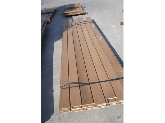 100,15 lm ayous gevelbekleding - afbeelding 3 van  5
