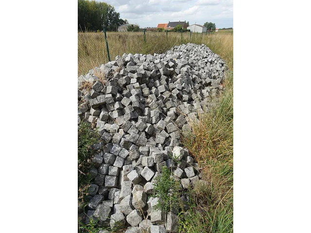 100m2 granieten kinderkoppen - afbeelding 1 van  4