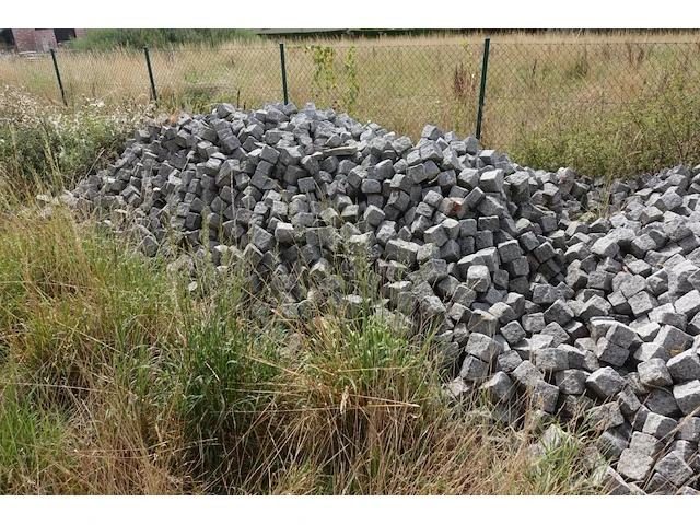 100m2 granieten kinderkoppen - afbeelding 3 van  4