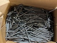 107 dozen nagels - afbeelding 1 van  3
