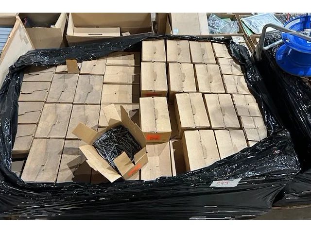 107 dozen nagels - afbeelding 3 van  3