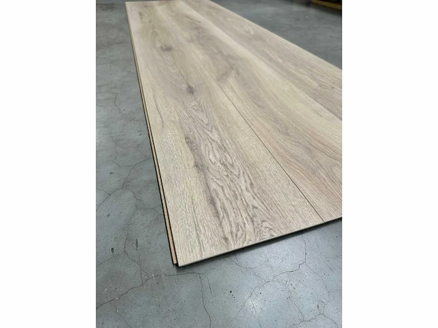 109,2 m2 laminaatvloer 8mm krono - afbeelding 3 van  3