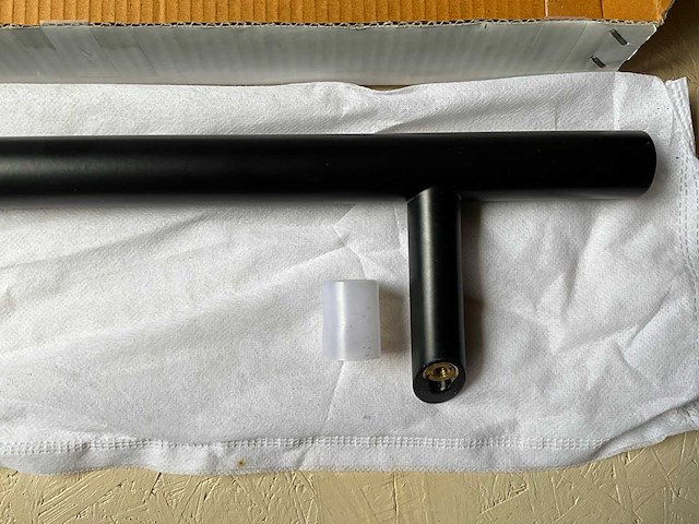 10x deurgreep rvs zwart gecoat 500mm met schuine voeten - afbeelding 3 van  8