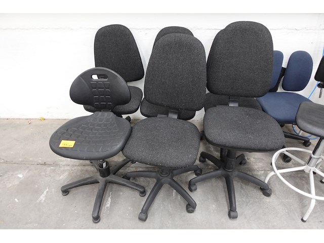 10x diverse stoelen - afbeelding 2 van  3