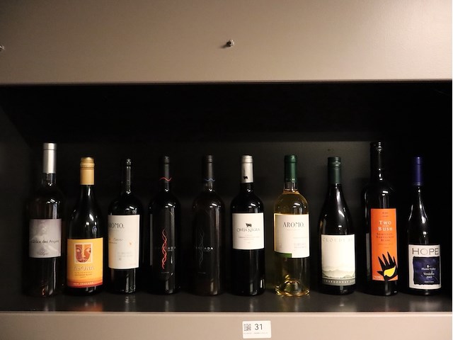 10x diverse wijnen - afbeelding 1 van  4