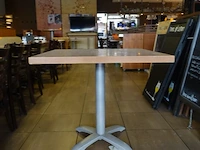 10x houten tafel vv metalen voet