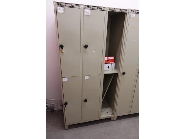 10x metalen lockerkast - afbeelding 3 van  12