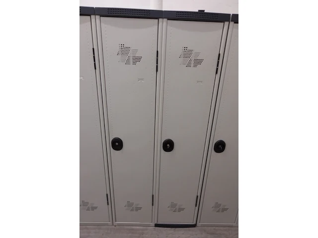 10x metalen lockerkast - afbeelding 6 van  12