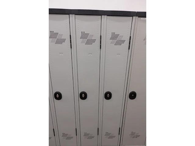 10x metalen lockerkast - afbeelding 9 van  12