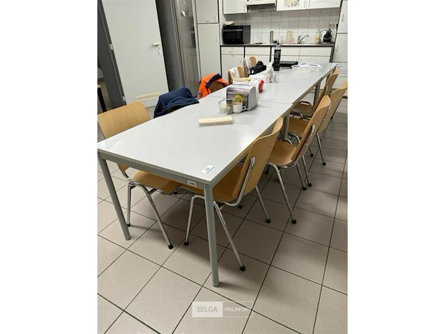 10x stapelstoelen + 3x tafels - afbeelding 1 van  4