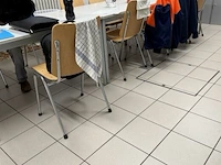 10x stapelstoelen + 3x tafels - afbeelding 2 van  4