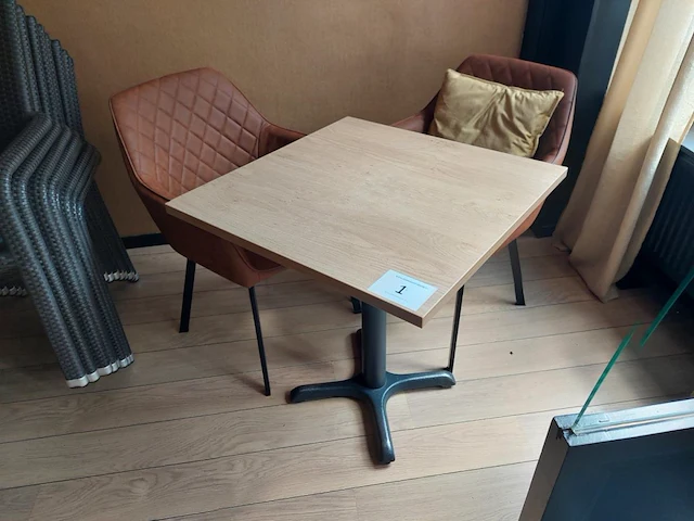 11 bistrotafels vv plm 22 stoffen stoelen - afbeelding 3 van  9
