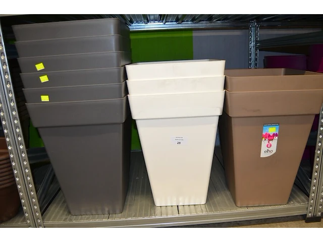 11 bloempot elho 52cm hoog, 46 liter: 6 antraciet + 3 wit +2 bruin - afbeelding 1 van  5