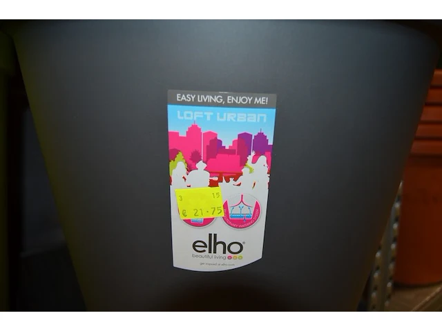 11 bloempot elho 57cm hoog en 42 liter: 4 grijs, 2 groen, 5 fuchsia - afbeelding 5 van  5