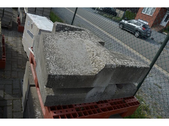 11 borduren 1 m, 18 hoekborduren vierkant (zonder pvc paletten) - afbeelding 8 van  9