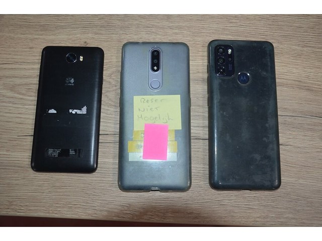 11 defecte smartphones zonder lader: 6 samsung, 2 nokia, 2 motorolla, 1 acer (b401) - afbeelding 9 van  9