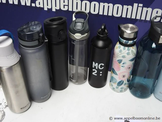11 diverse drinkbussen - afbeelding 2 van  3