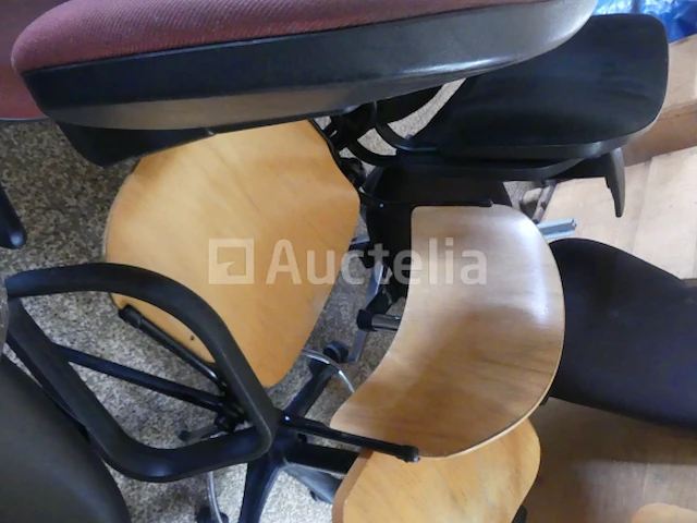 11 diverse stoelen - afbeelding 8 van  10