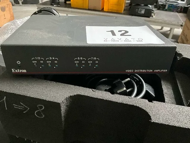 11 diverse videosplitters en 1 scanconverter - afbeelding 1 van  11