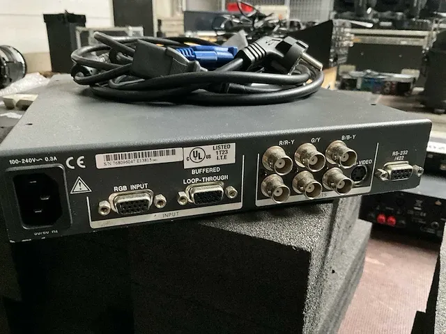 11 diverse videosplitters en 1 scanconverter - afbeelding 6 van  11