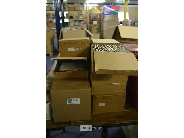 ±11 doosjes bordhouders - afbeelding 1 van  4