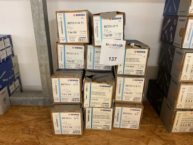 11 dozen afstandschroeven; schroeven - afbeelding 1 van  4