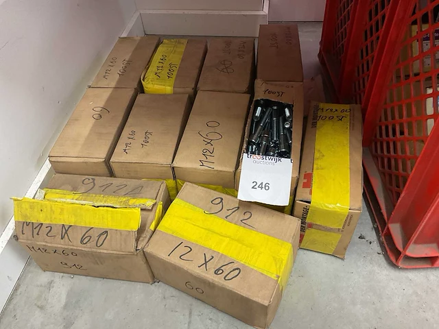 11 dozen bouten met inbuskop - afbeelding 1 van  6
