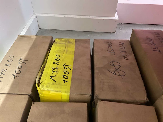 11 dozen bouten met inbuskop - afbeelding 4 van  6