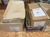 11 dozen bouten; moeren - afbeelding 2 van  5