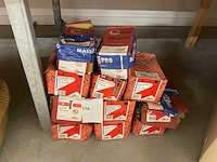 11 dozen bouten - afbeelding 1 van  3
