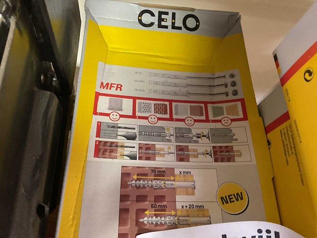 11 dozen pluggen - afbeelding 3 van  6