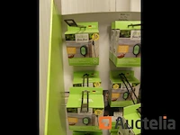 11 elektrische hekken en 14 hekkenanti slakkentape - afbeelding 1 van  6