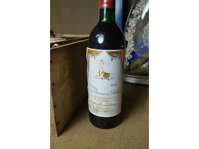 11 flessen rode wijn in houten kist chateau mouton baronne philippe 1988 - afbeelding 6 van  6